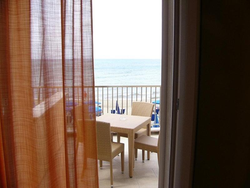 Hotel Villa Lo Scoglietto San Vincenzo Dış mekan fotoğraf