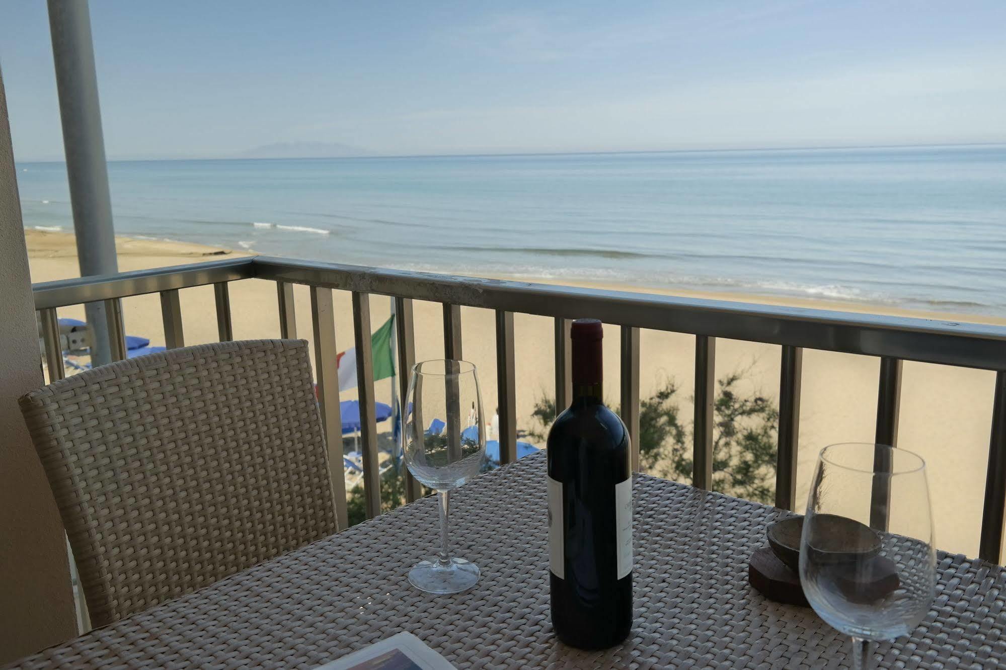 Hotel Villa Lo Scoglietto San Vincenzo Dış mekan fotoğraf